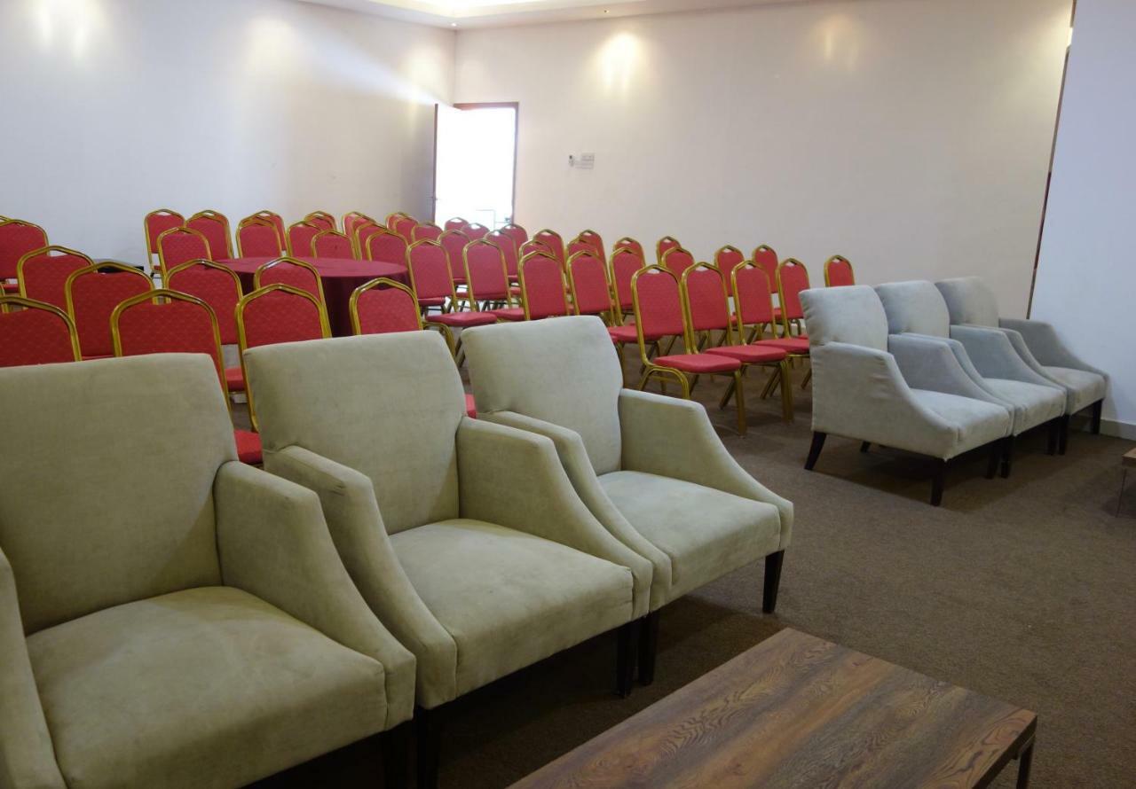 סאלאלה Grand Tayba Hotel מראה חיצוני תמונה